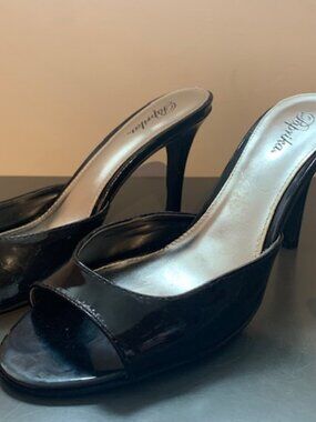 Black Paprika mule / sandal size 10